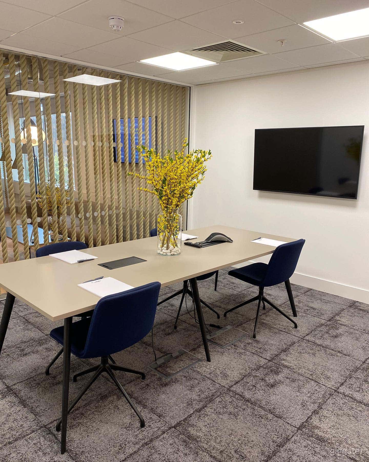 Huddle L3 West Meeting Room Photo 3