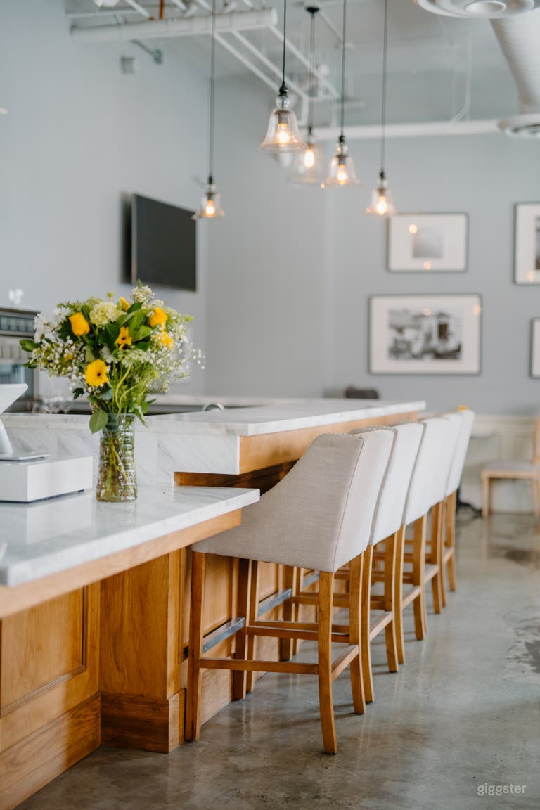  Elegant Wine Bar, Restaurant, Boutique 