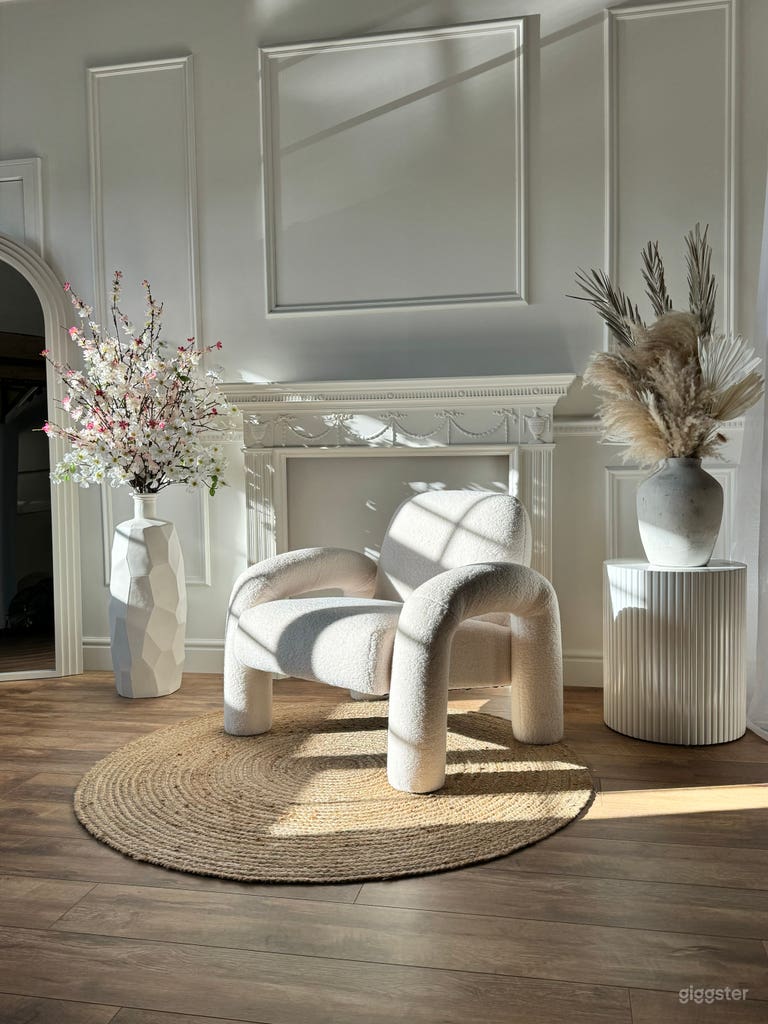  PHOTOGRAPHY STUDIO - CONTENT CREATION STUDIO 