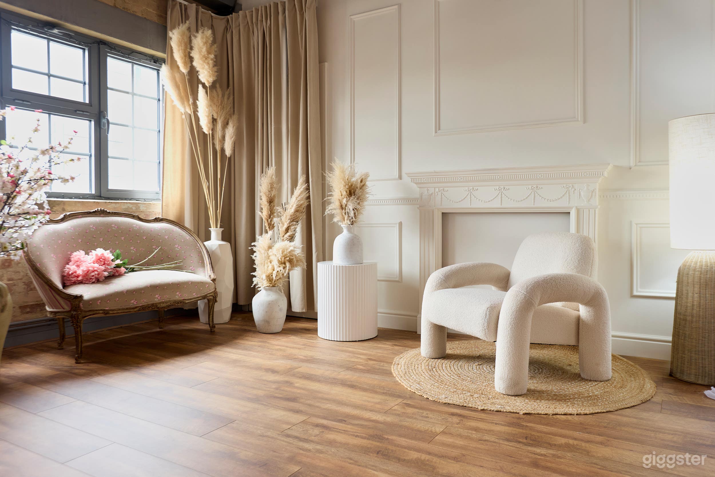 PHOTOGRAPHY STUDIO - CONTENT CREATION STUDIO Photo 3