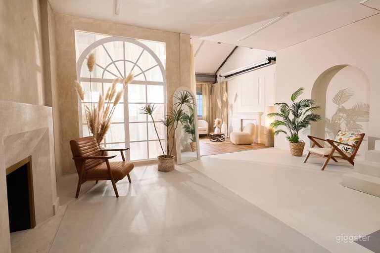  PHOTOGRAPHY STUDIO - CONTENT CREATION STUDIO 