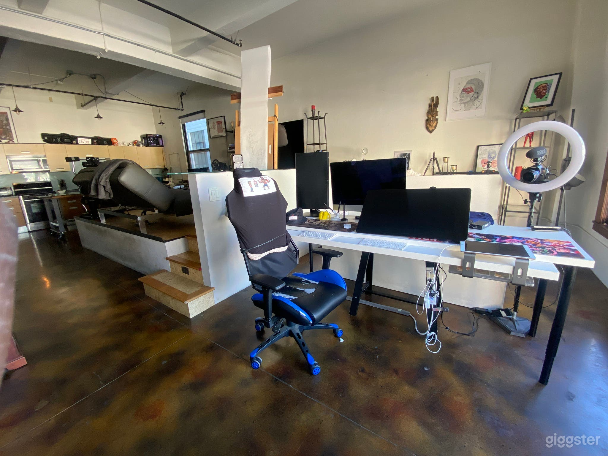 Cozy Working space DTLA Photo 1