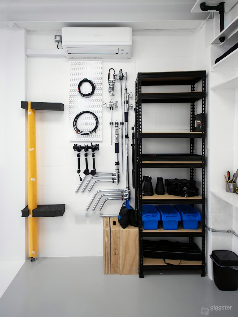  Film & Photo Studio – Clean White Space 