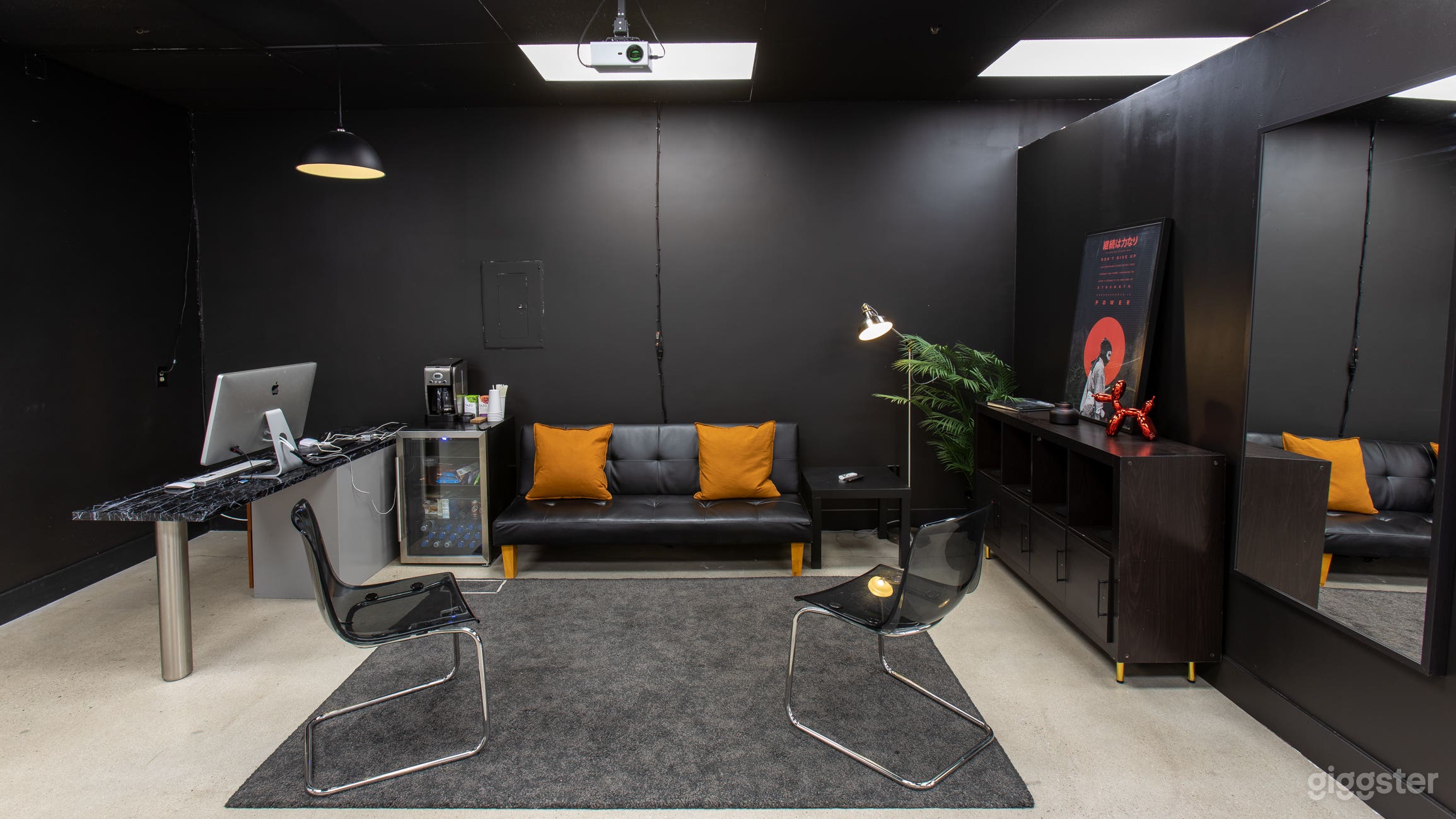 Modern Photo/Film/Event Studio Space Photo 2