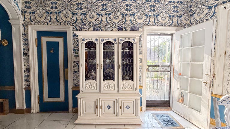  Aesthetic 19th century colonial home with ornate interiors 