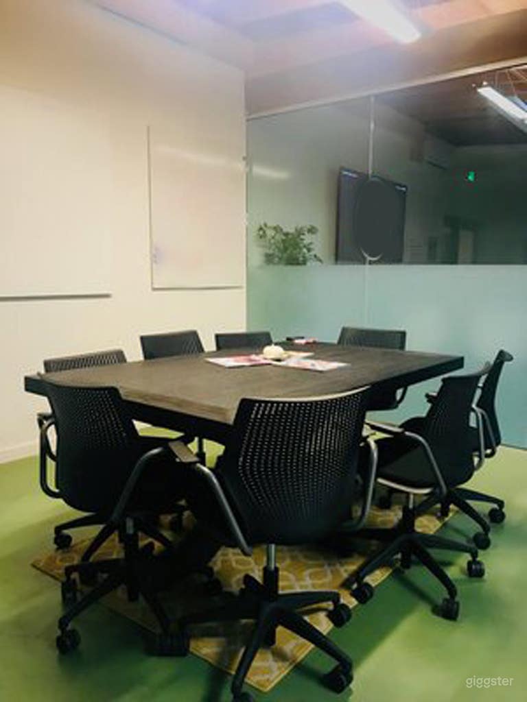 Mojave: Well-kept Conference Table in Berkeley 