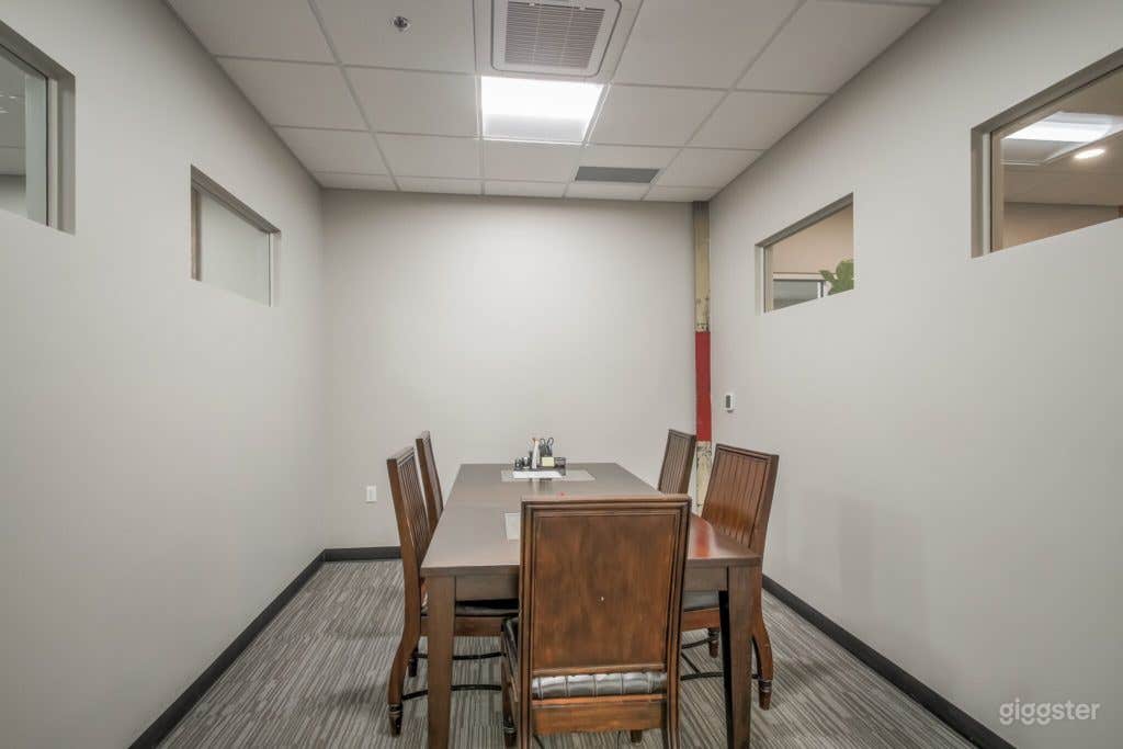Conference Room for 5 Photo 1