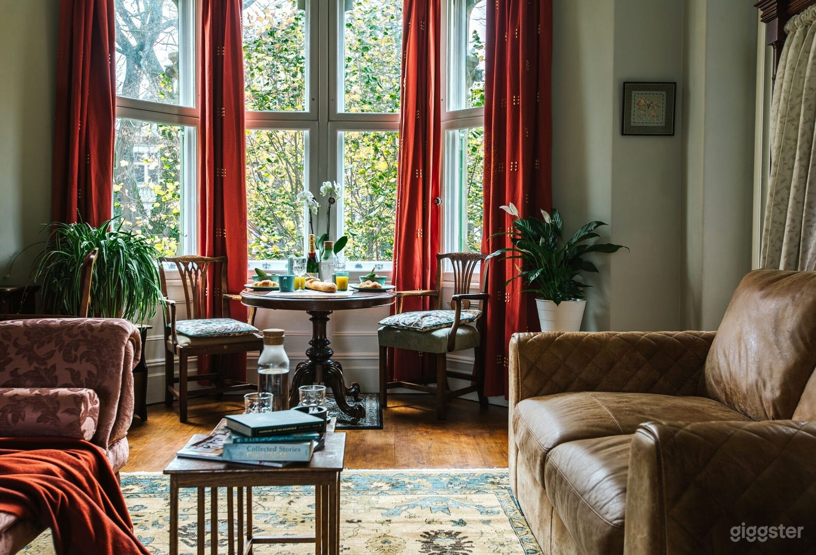 The Suite: Victorian Apartment w/ Parking Photo 4
