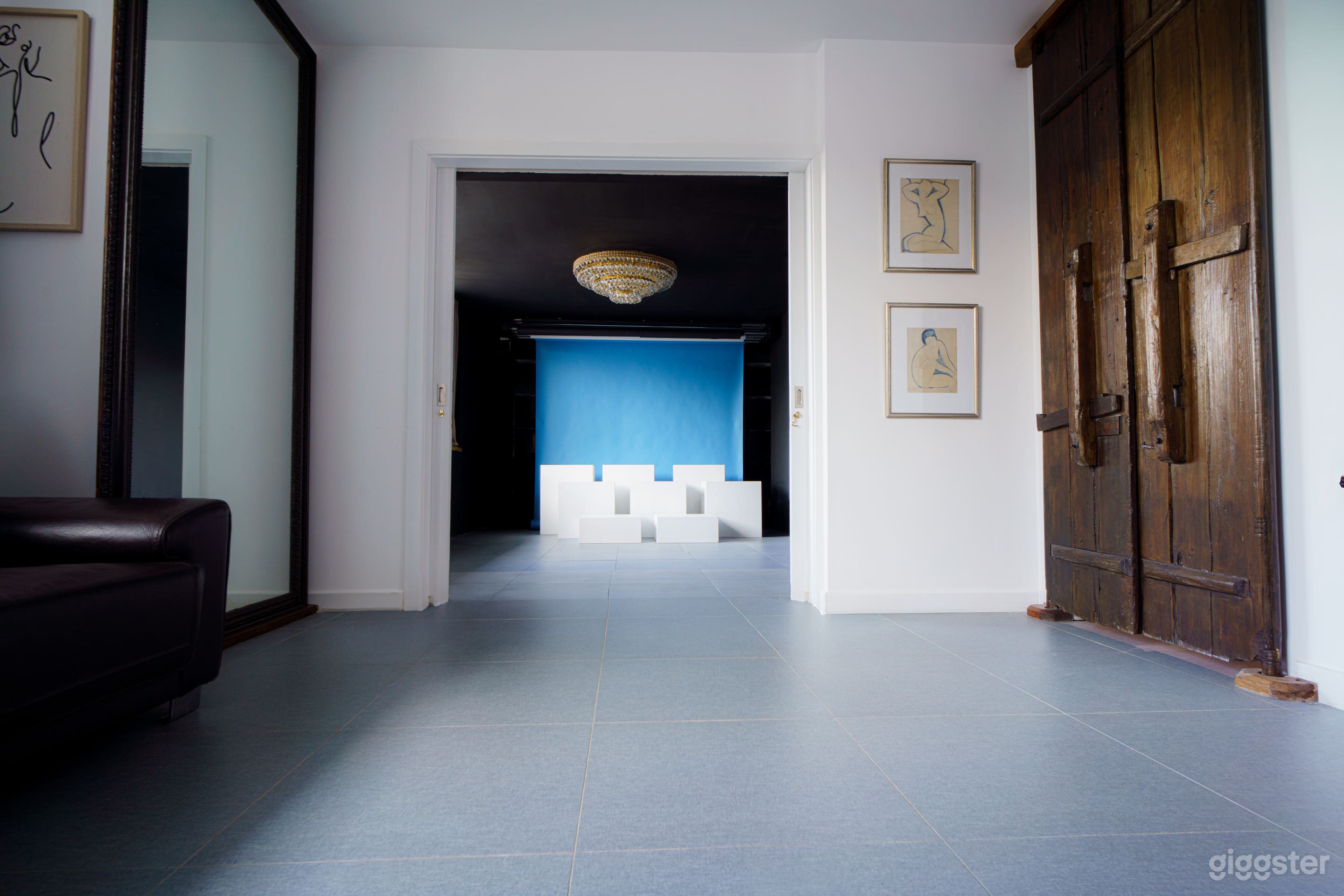 STUDIO — Two Connected Rooms | Full Pro Lighting Photo 2