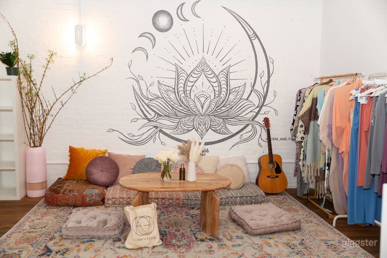  Beautiful Spacious Industrial Creative Yoga Space  