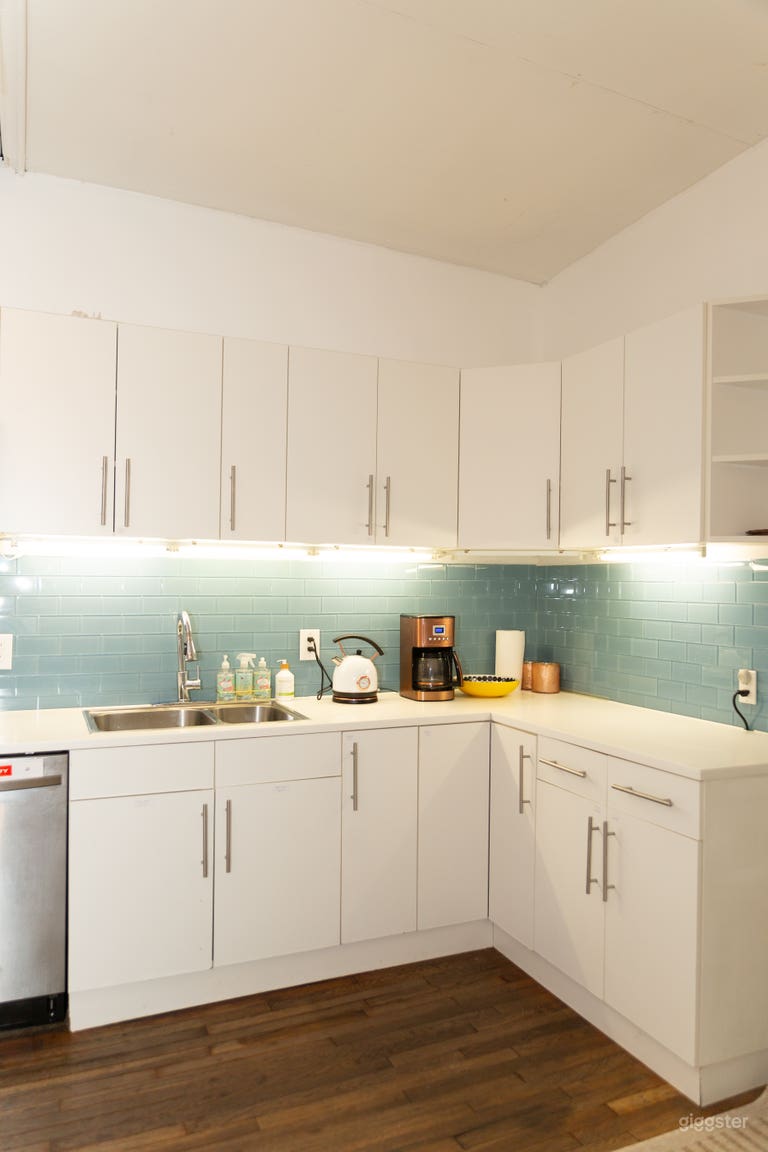  Beautiful Spacious Industrial Creative Yoga Space  