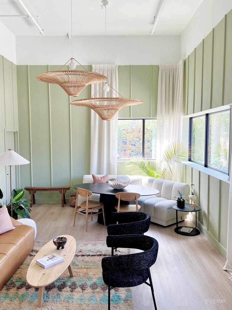  Creative Workspace & Production Studio 