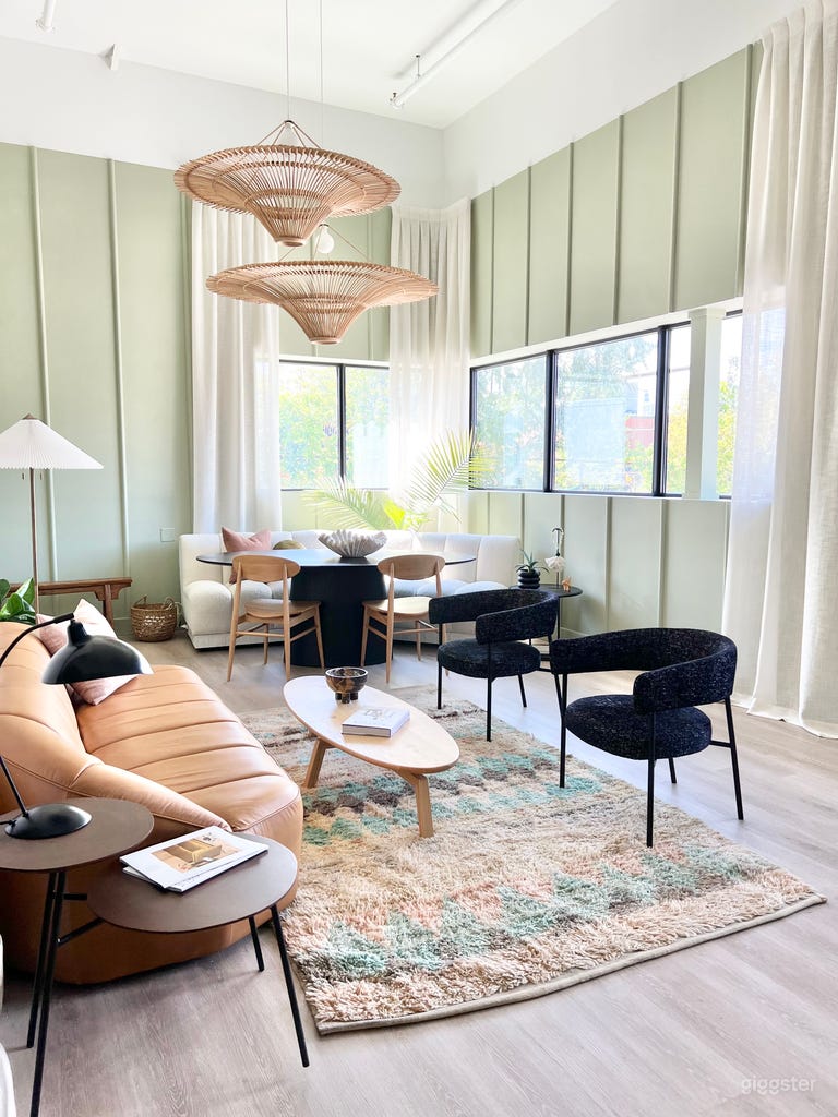  Creative Workspace & Production Studio 