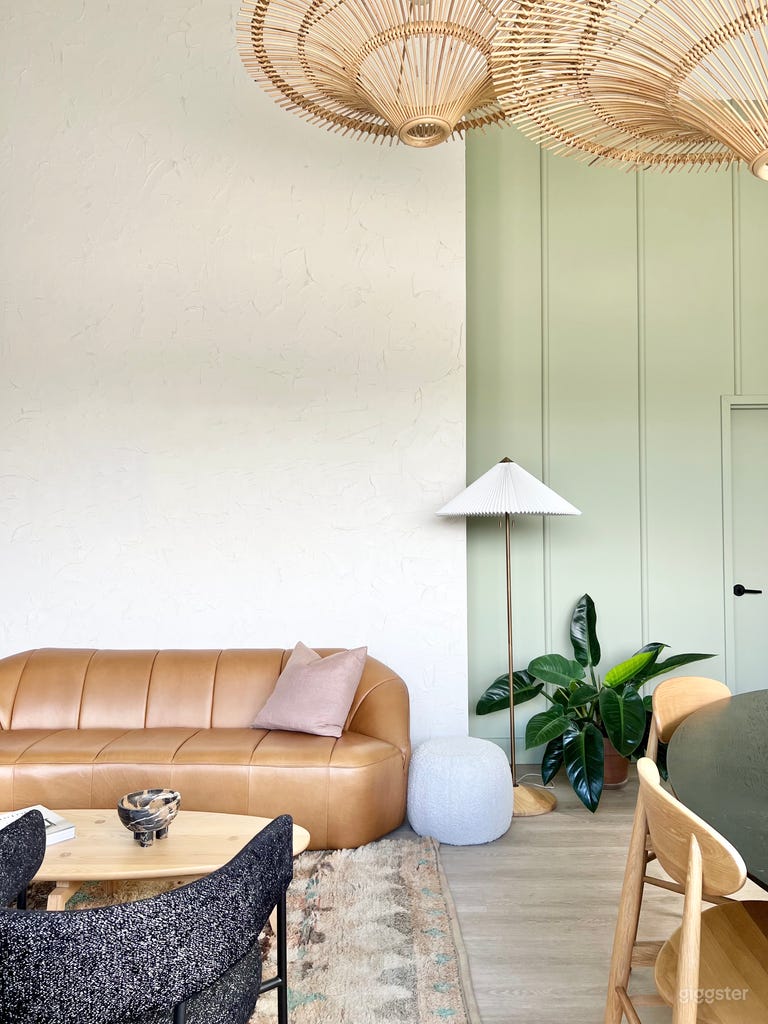  Creative Workspace & Production Studio 