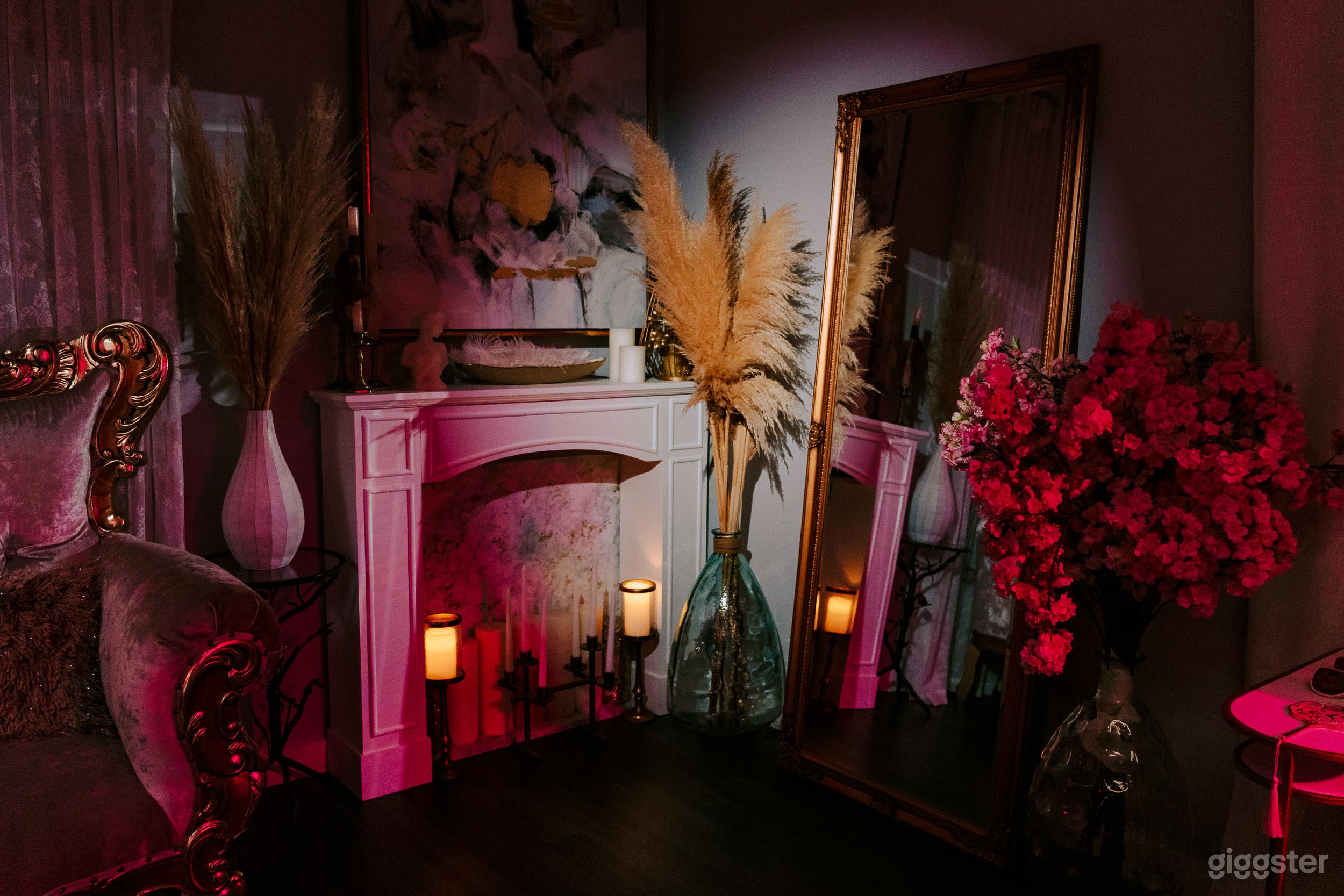 Sexy Valentine Giant Bow + Bed + Love Seat Photo 4