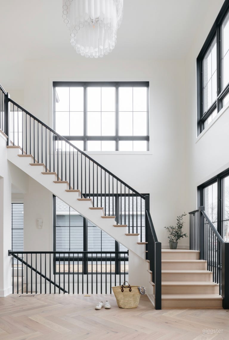  Casa de estilo transicional chic de nueva construcción para entretenimiento 