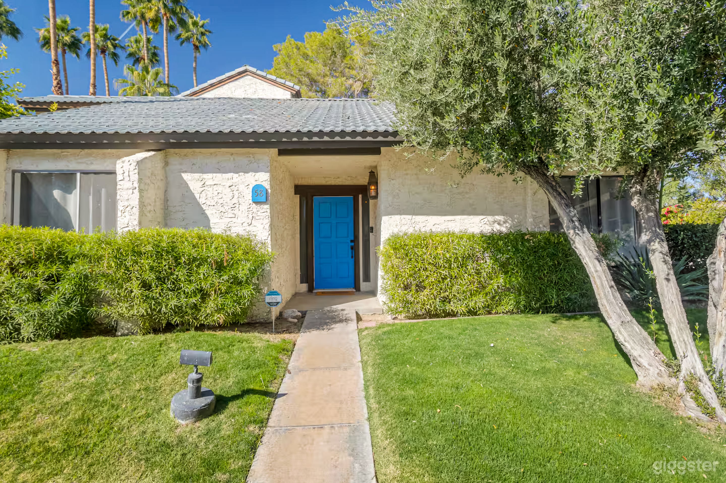 “Stylish 2-Bedroom Desert Condo – Pool, Patio &amp; Tennis Photo 1