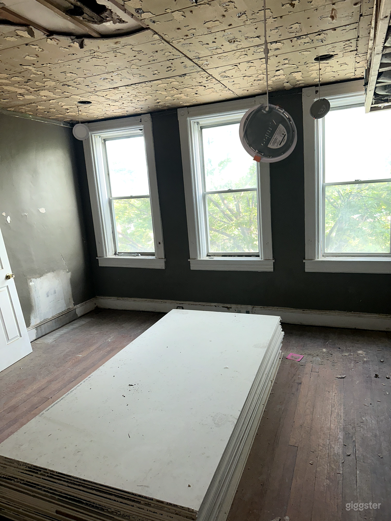  Raw, Industrial 4-Floor Townhouse Perfect for Film 