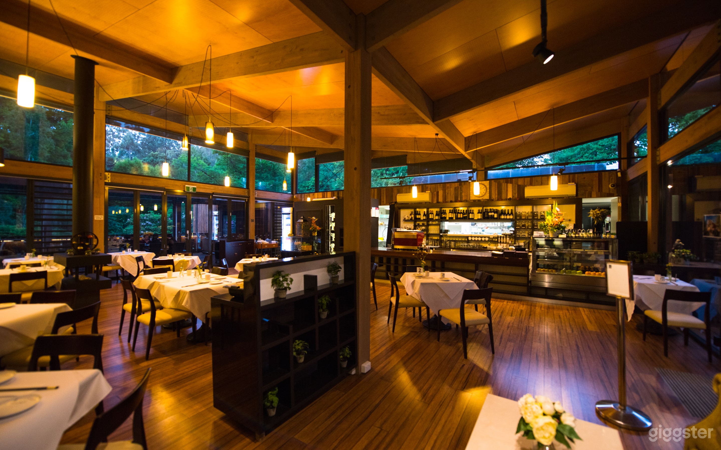 Very Large Modern Environmentally Sustainable Restaurant Photo 1