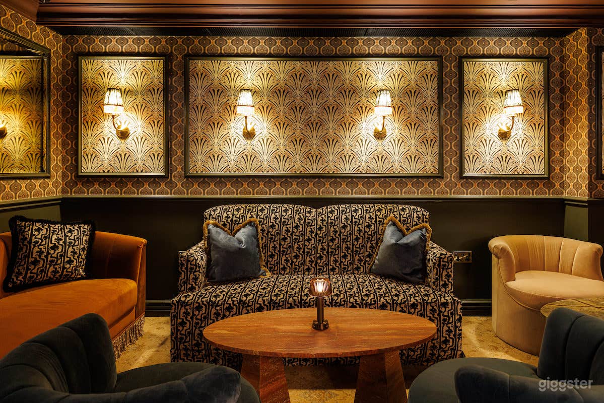 Refined Restaurant &amp; Lounge Photo 1