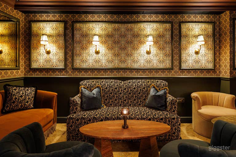  Refined Restaurant & Lounge 