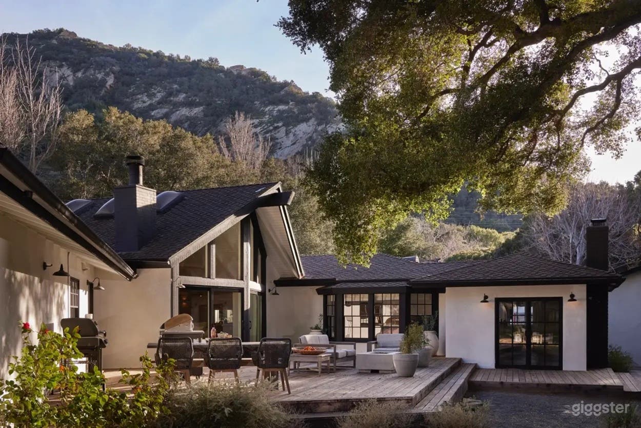 Serene Woodland Backyard Retreat Photo 2