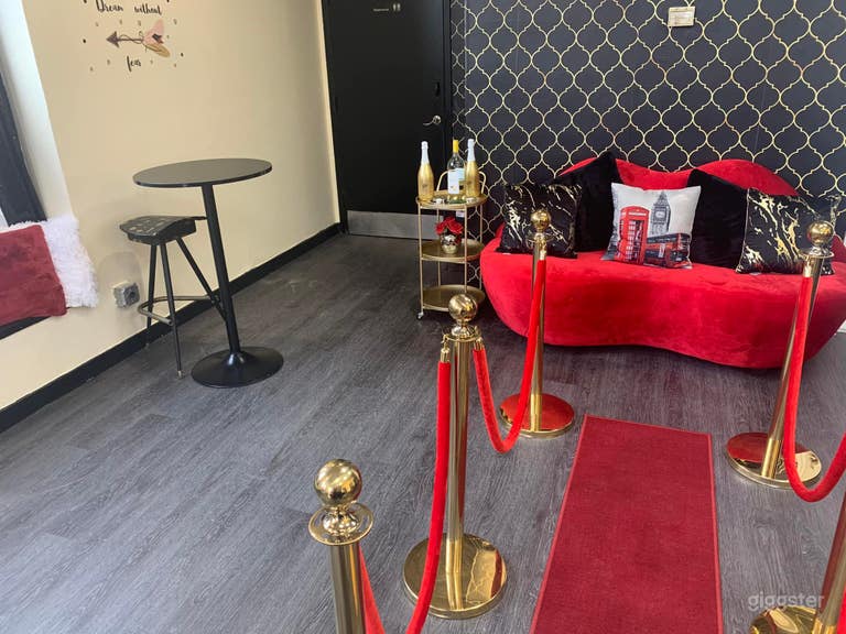  Luxurious Social Event Venue with Street Views for Buyout 