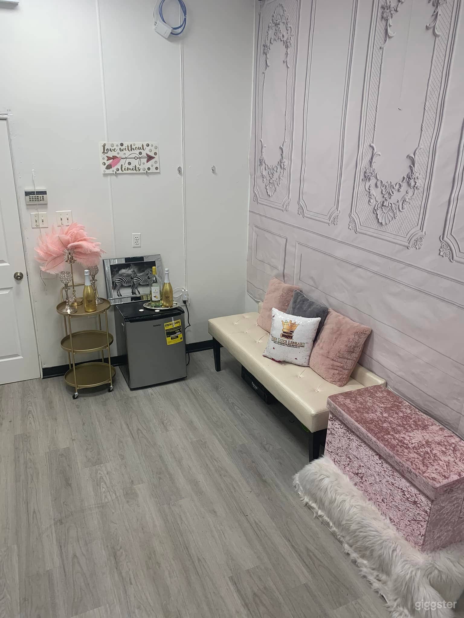 Luxurious Social Event Venue with Street Views for Buyout Photo 2