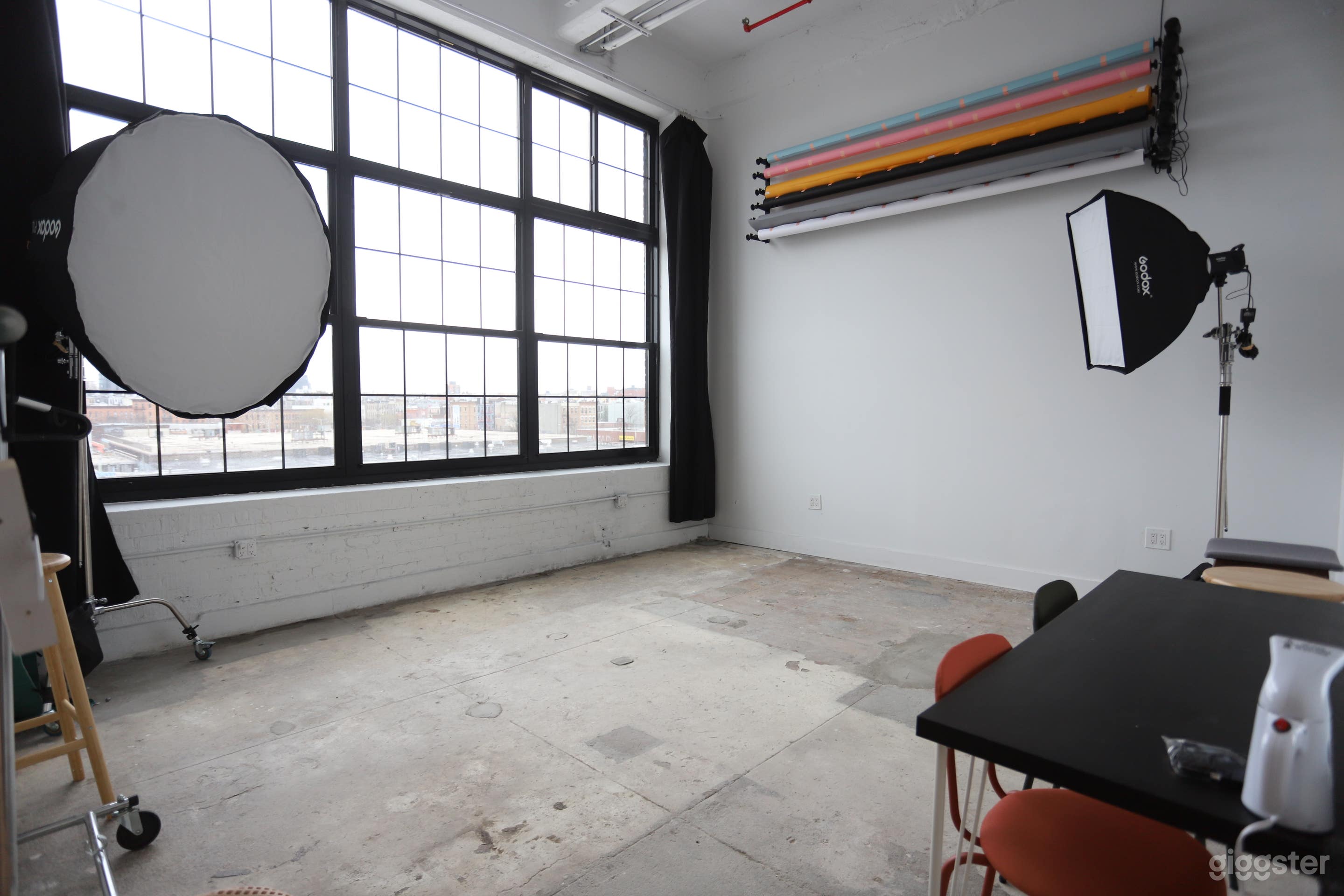 Sunny Backdrops Photo Studio Photo 2