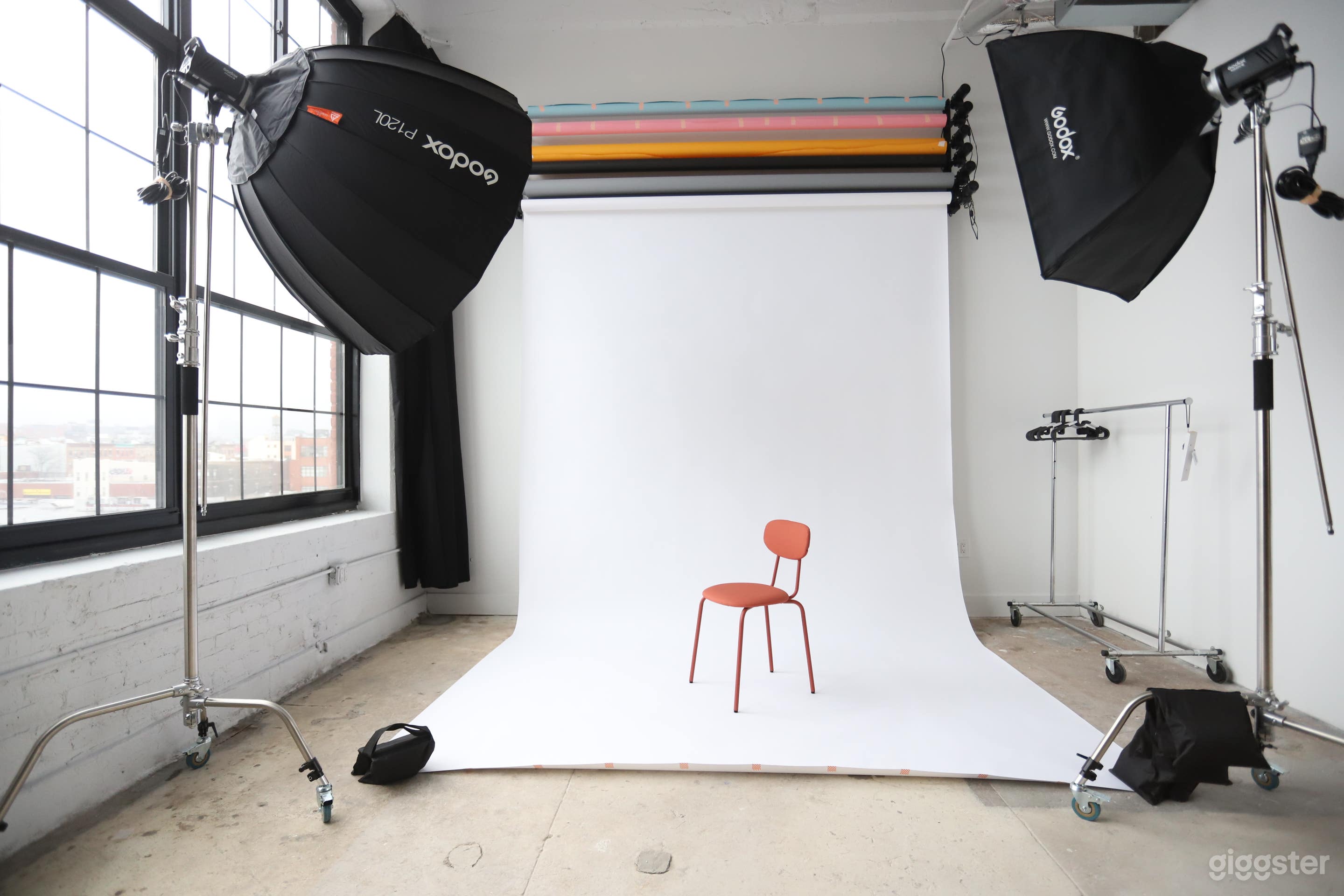 Sunny Backdrops Photo Studio Photo 1