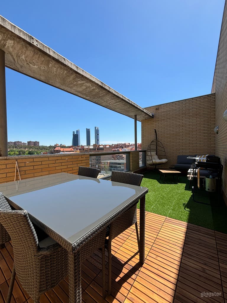  Terrasse mit einzigartigem Blick auf Madrids Fünf Türme 