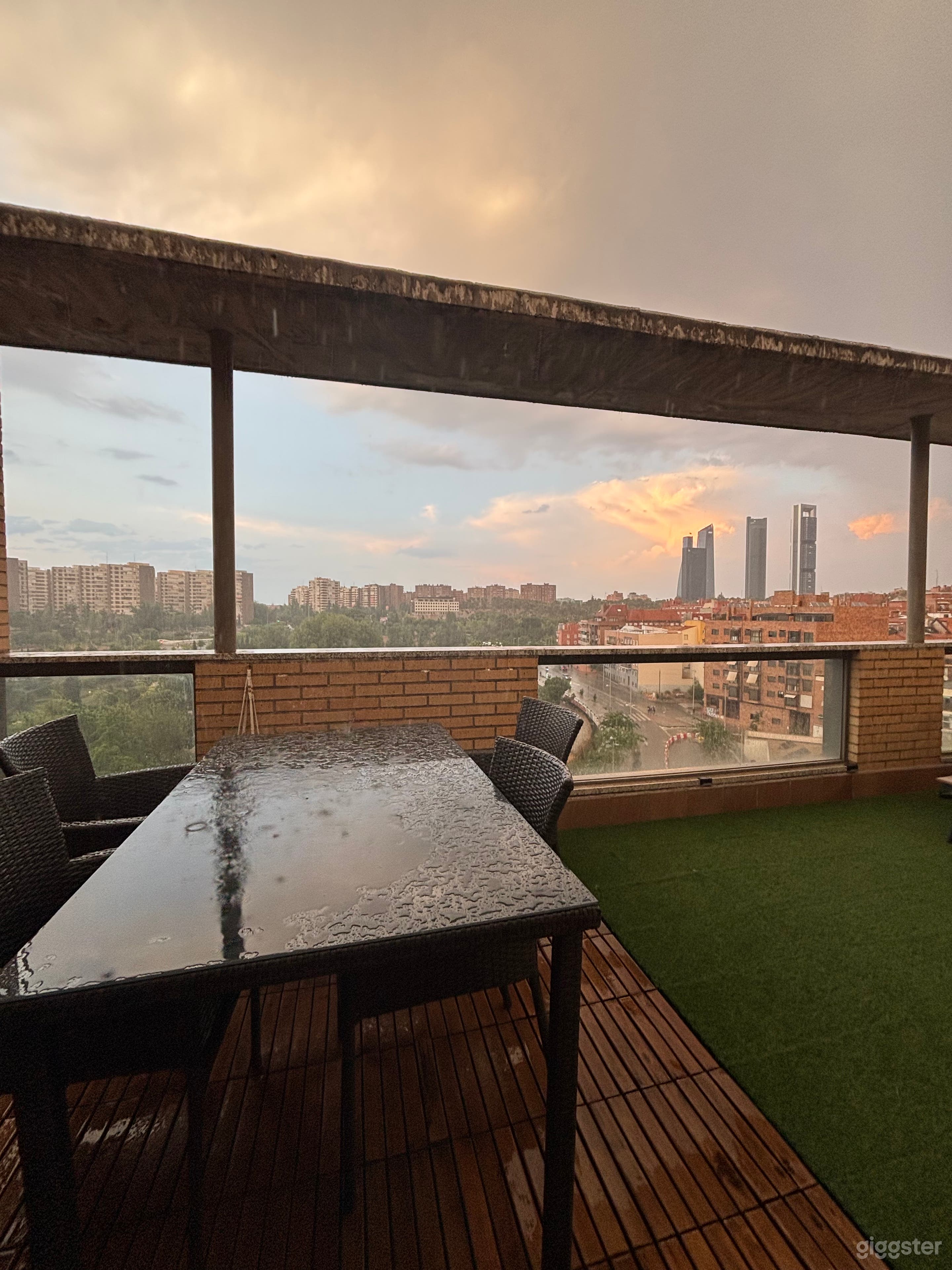 Terrace with Unique Views of Madrid’s Five Towers Photo 4