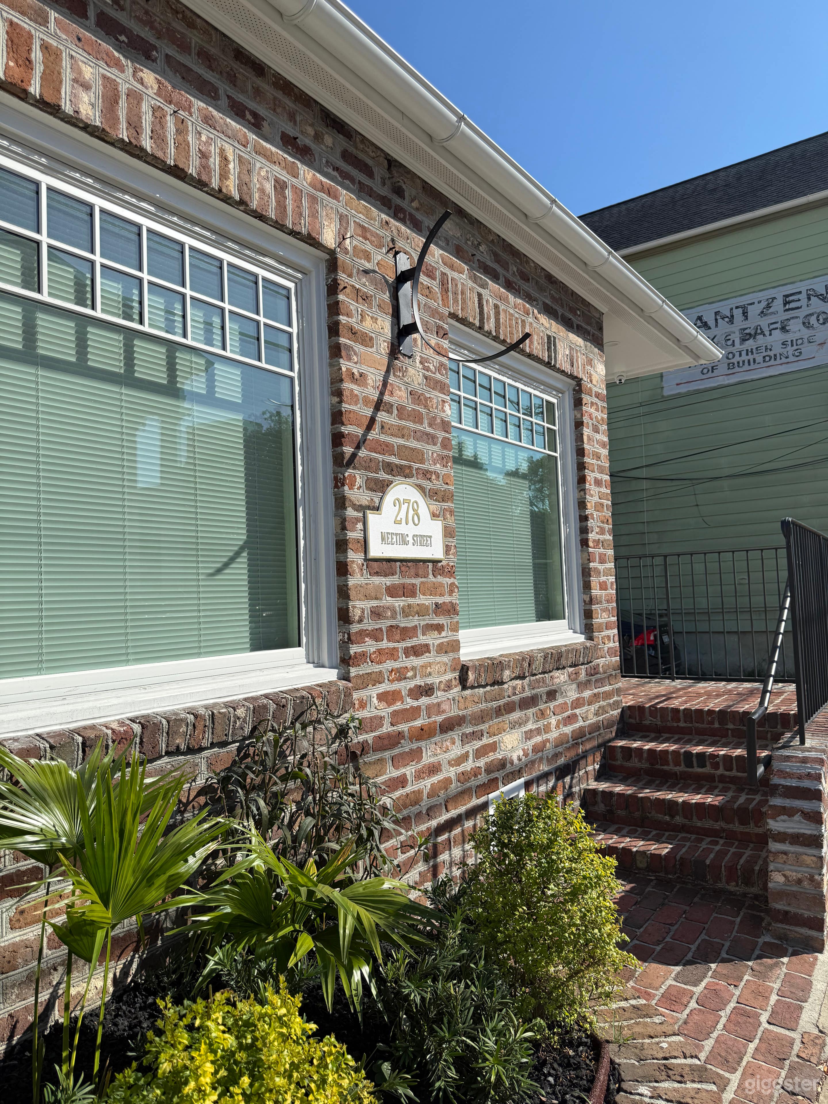 Dream Space on Iconic Meeting Street Photo 3