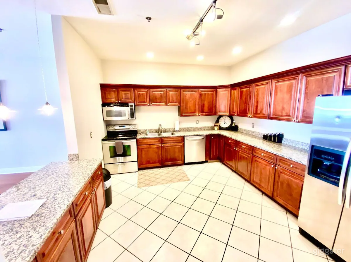 Where the Party's At! UNIT D Photo 2