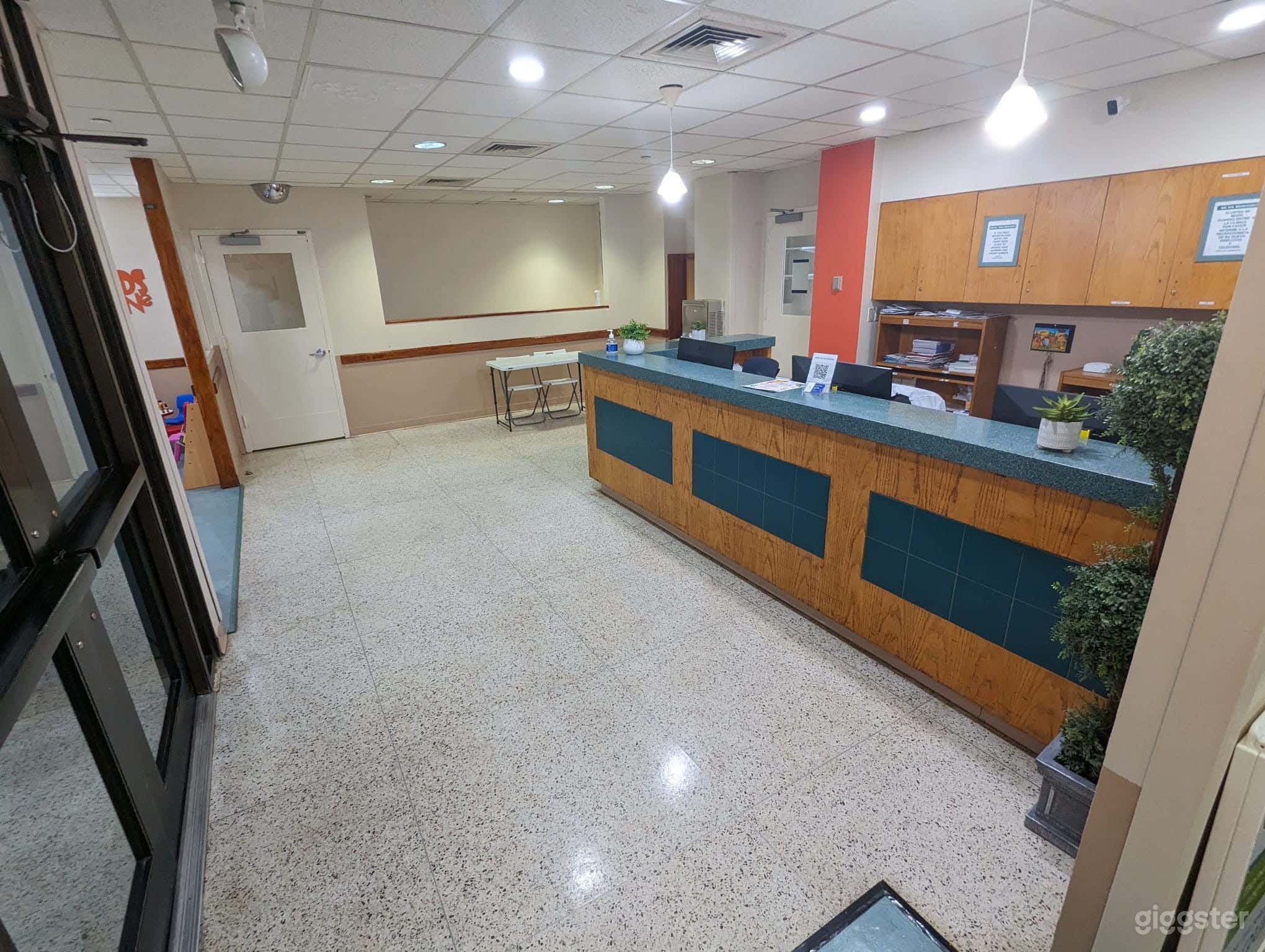 Front Desk 6