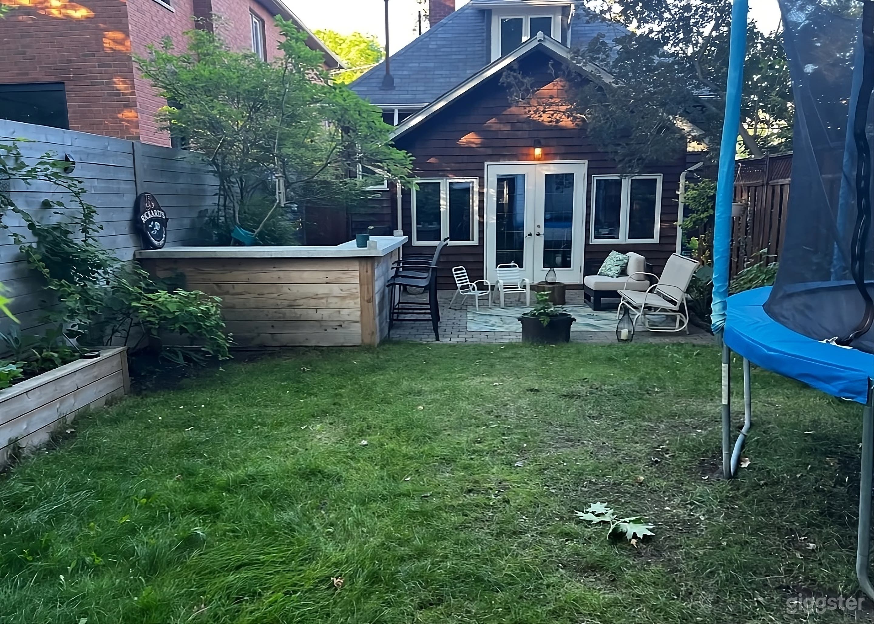 Private Backyard with Built In Bar Photo 1