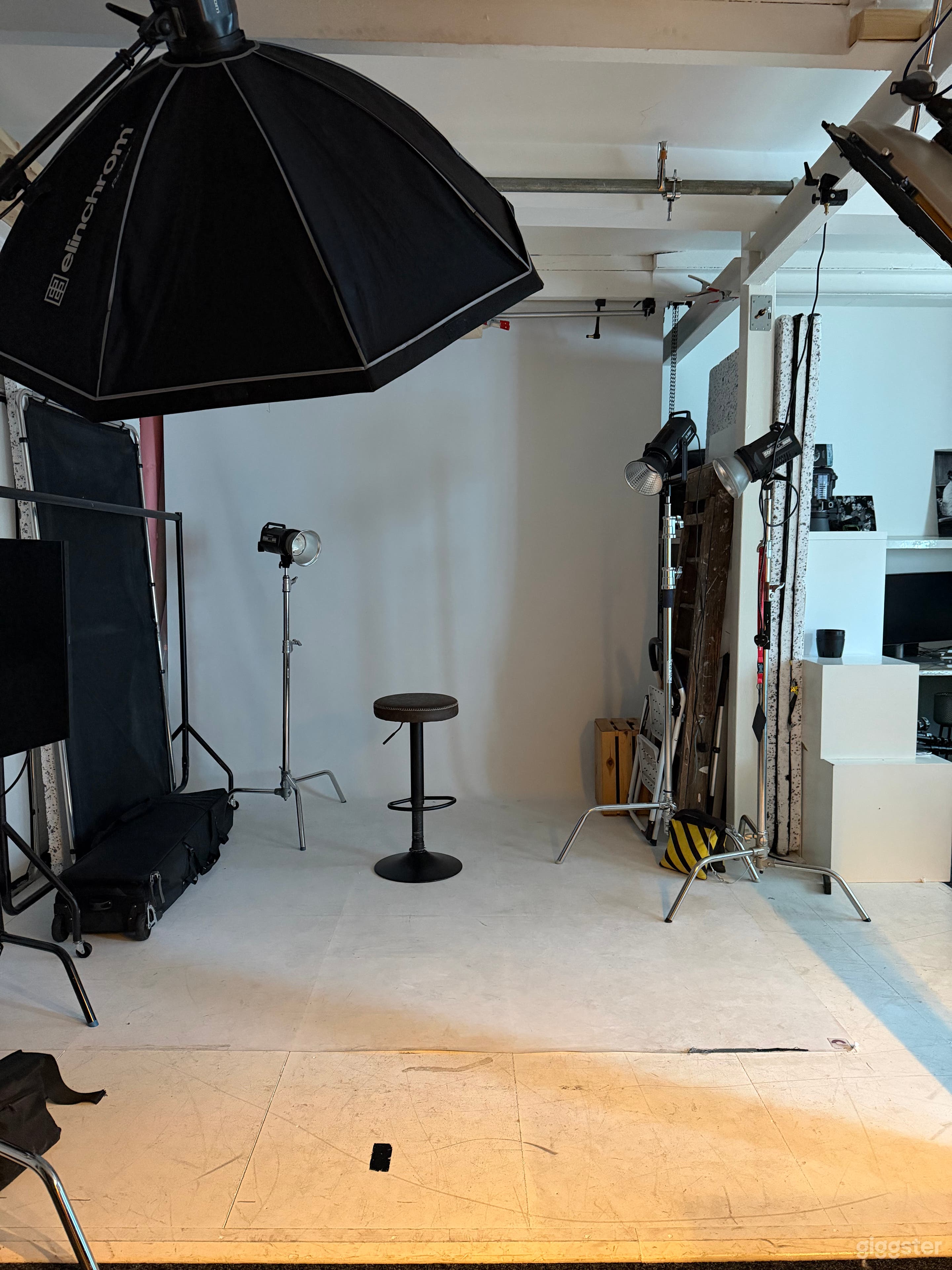 Loft Style Photography Studio Photo 3