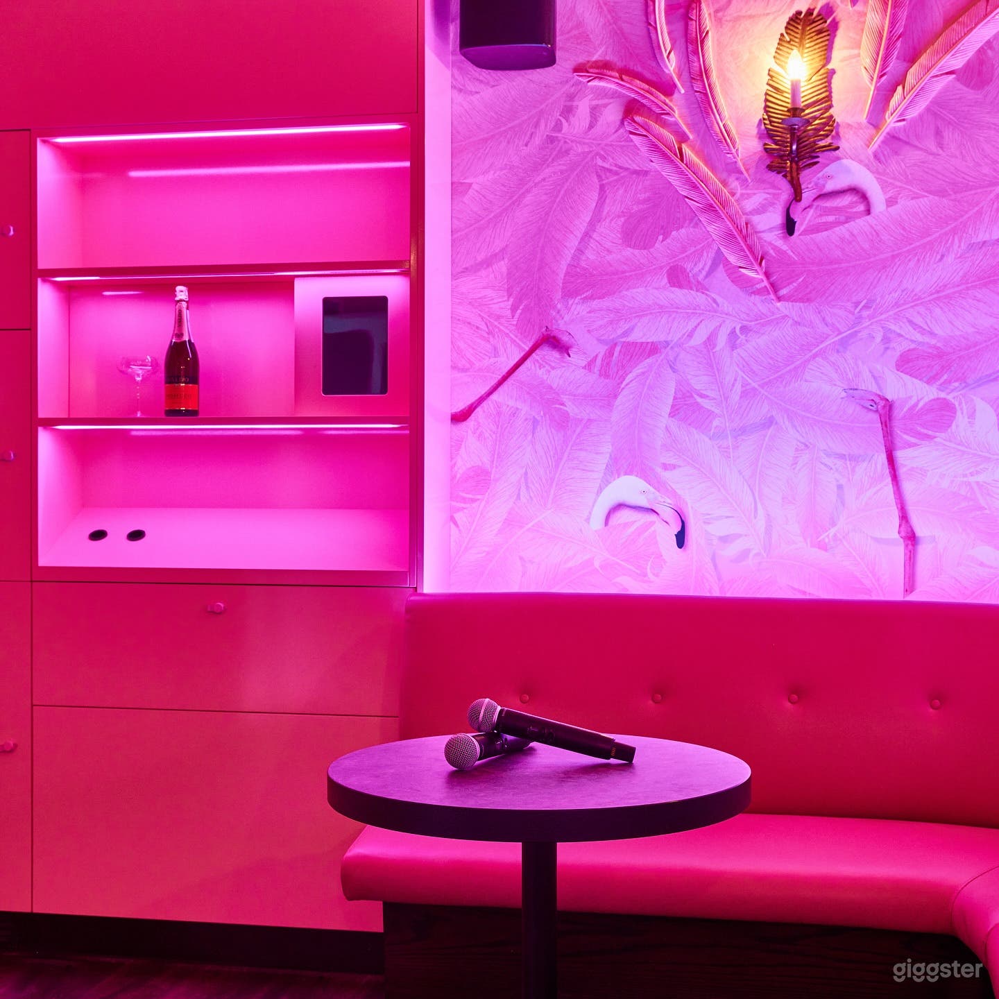 The Flamingo Room Photo 4