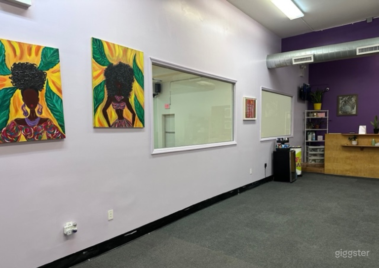  Waiting Area &amp; Reception Desk 