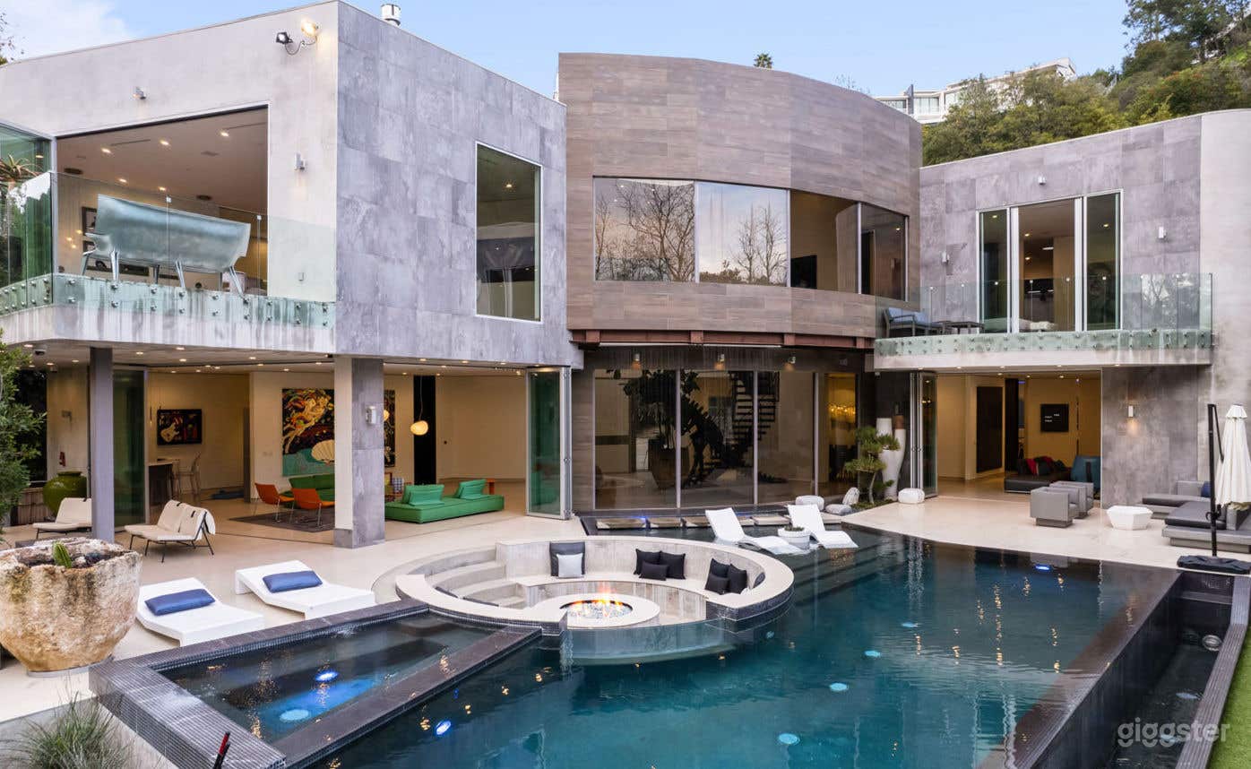  CHANTILY LACE: LUXE BEL AIR MANSION/POOL Photo 2