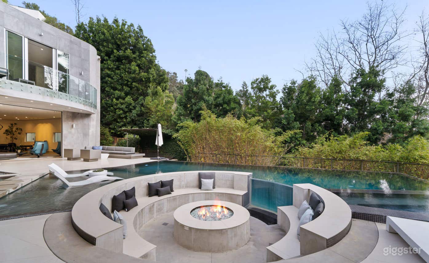  CHANTILY LACE: LUXE BEL AIR MANSION/POOL Photo 3