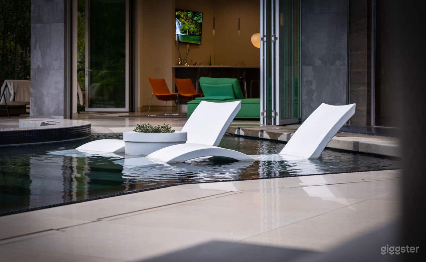  CHANTILY LACE: LUXE BEL AIR MANSION/POOL Photo 4