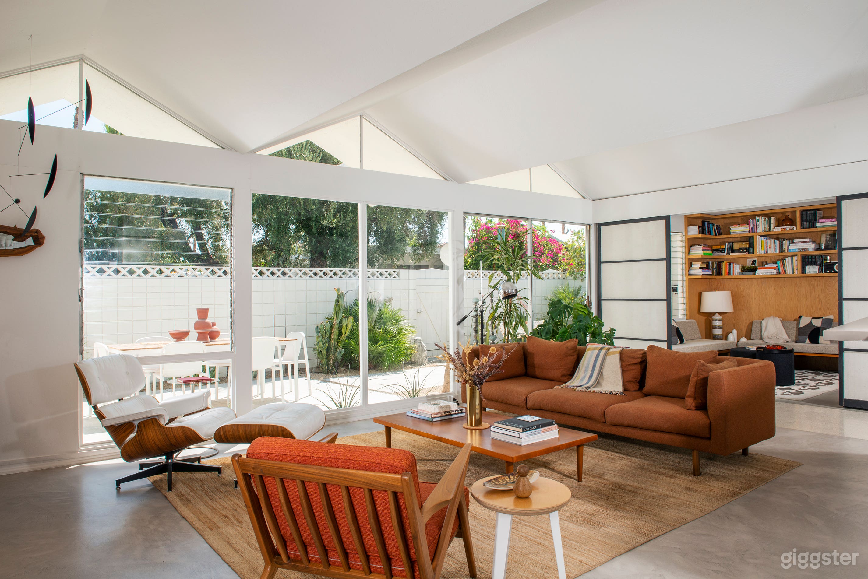 Midcentury Modern Bungalow with Zig Zag Roof Photo 2