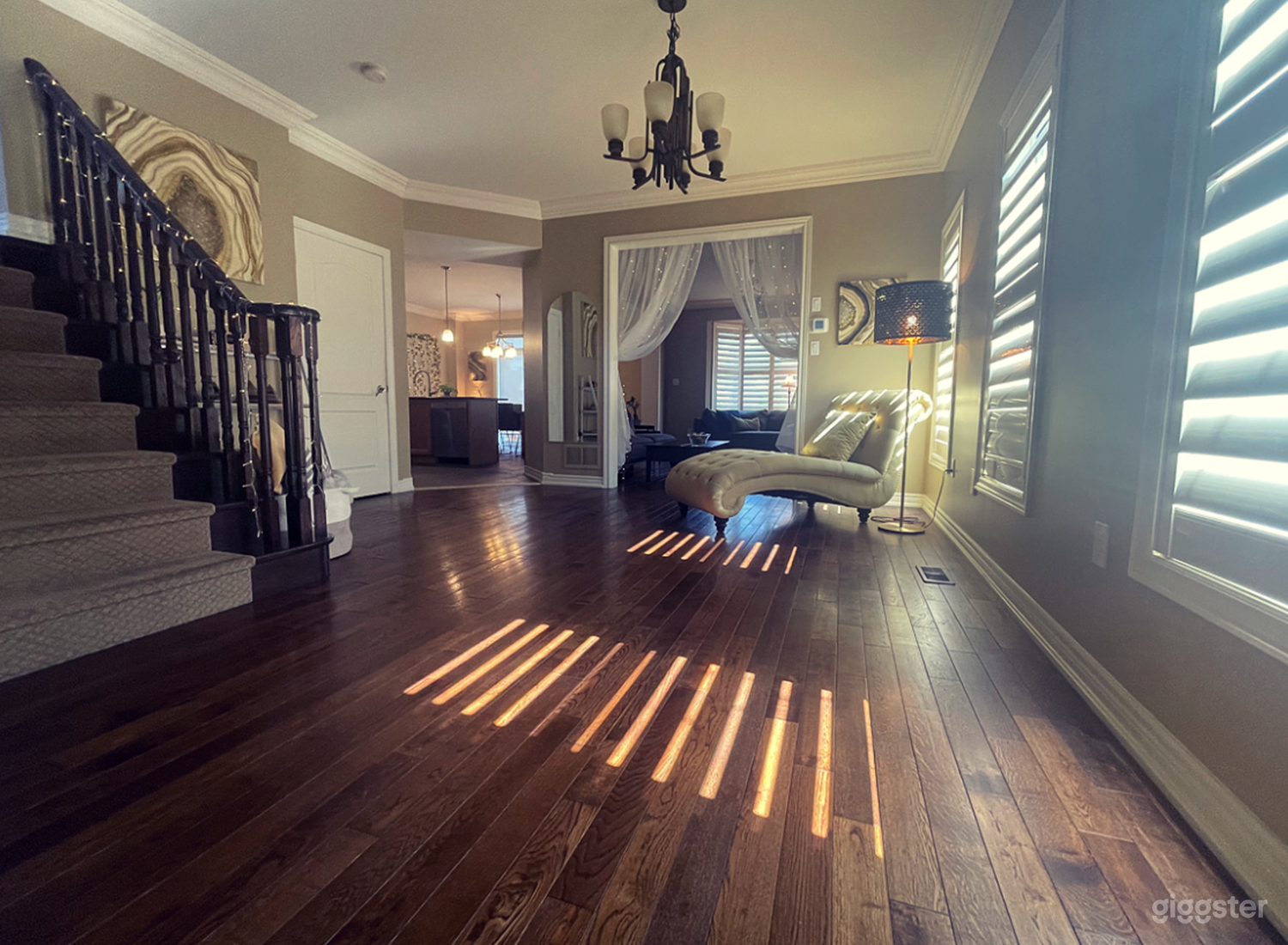 Modern Contemporary Home With Artistic Flair Photo 1