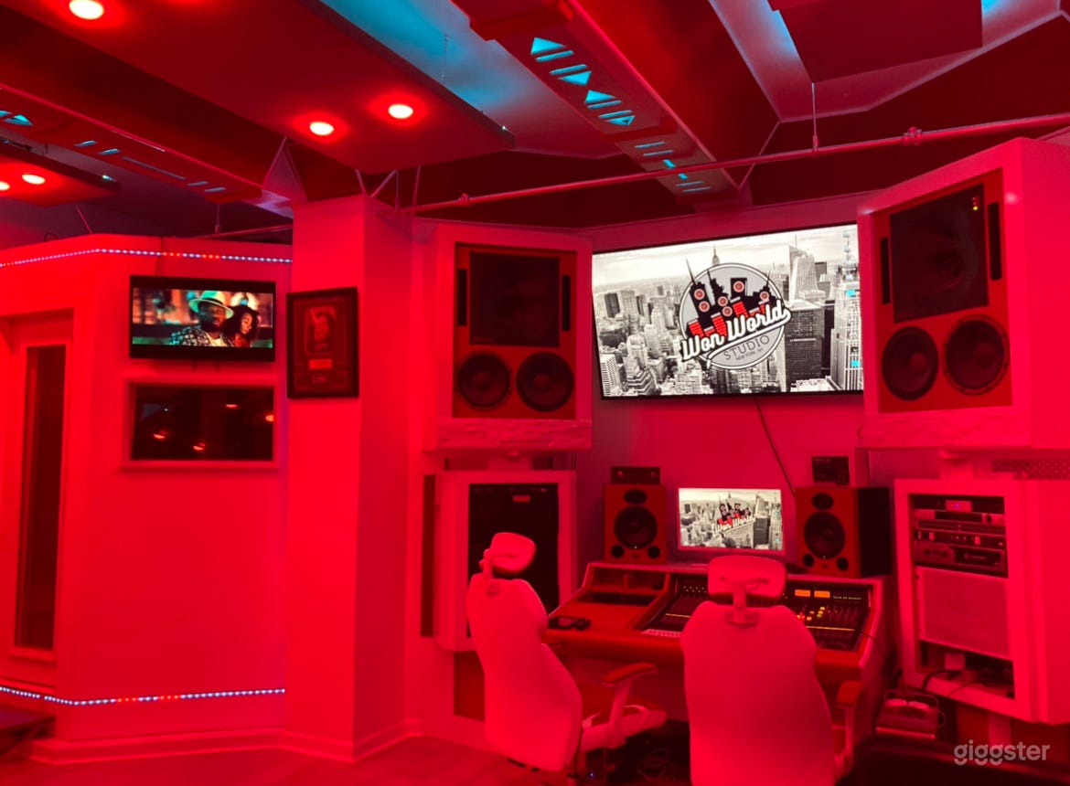 The Spaceship Photo 2