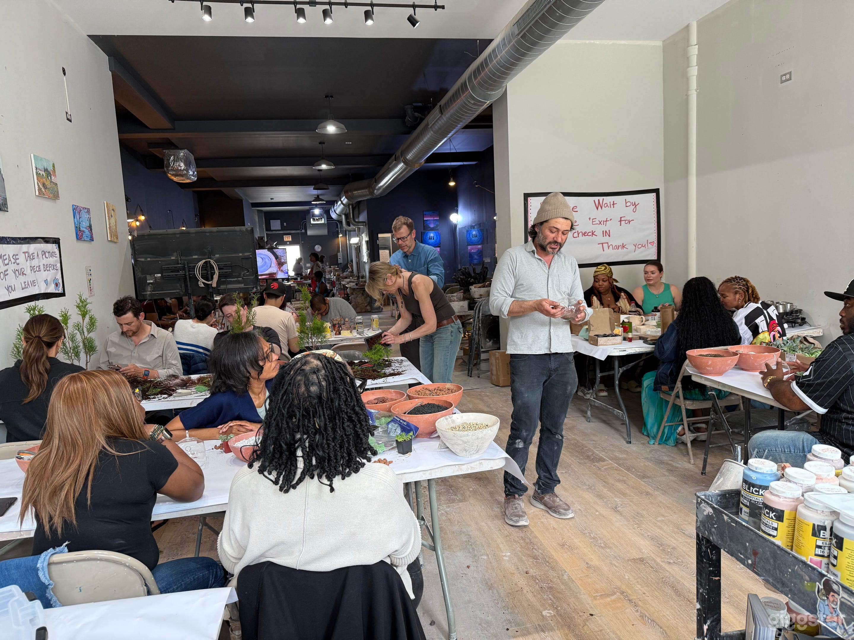 Private event Pottery Studio Photo 4