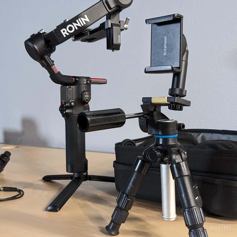  We have cameras and rigs available for rent as a package for an additional hourly charge. (Photographer not included) 