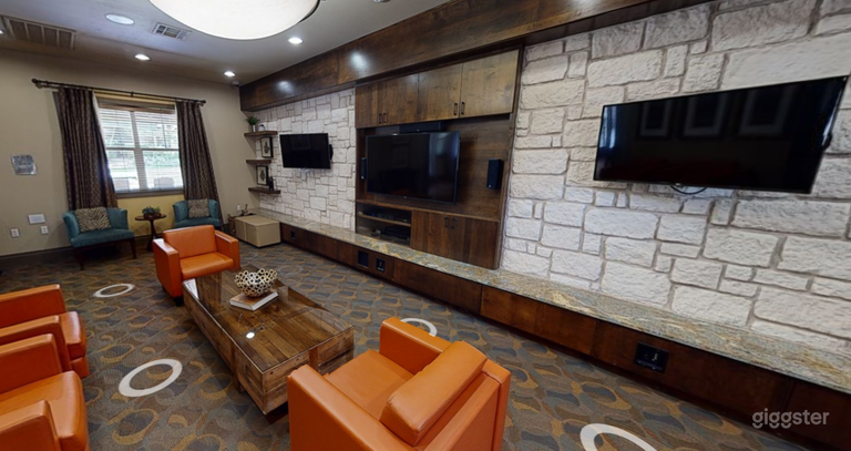  Cozy Lounge w/ Kitchen in Barton Creek Greenbelt 