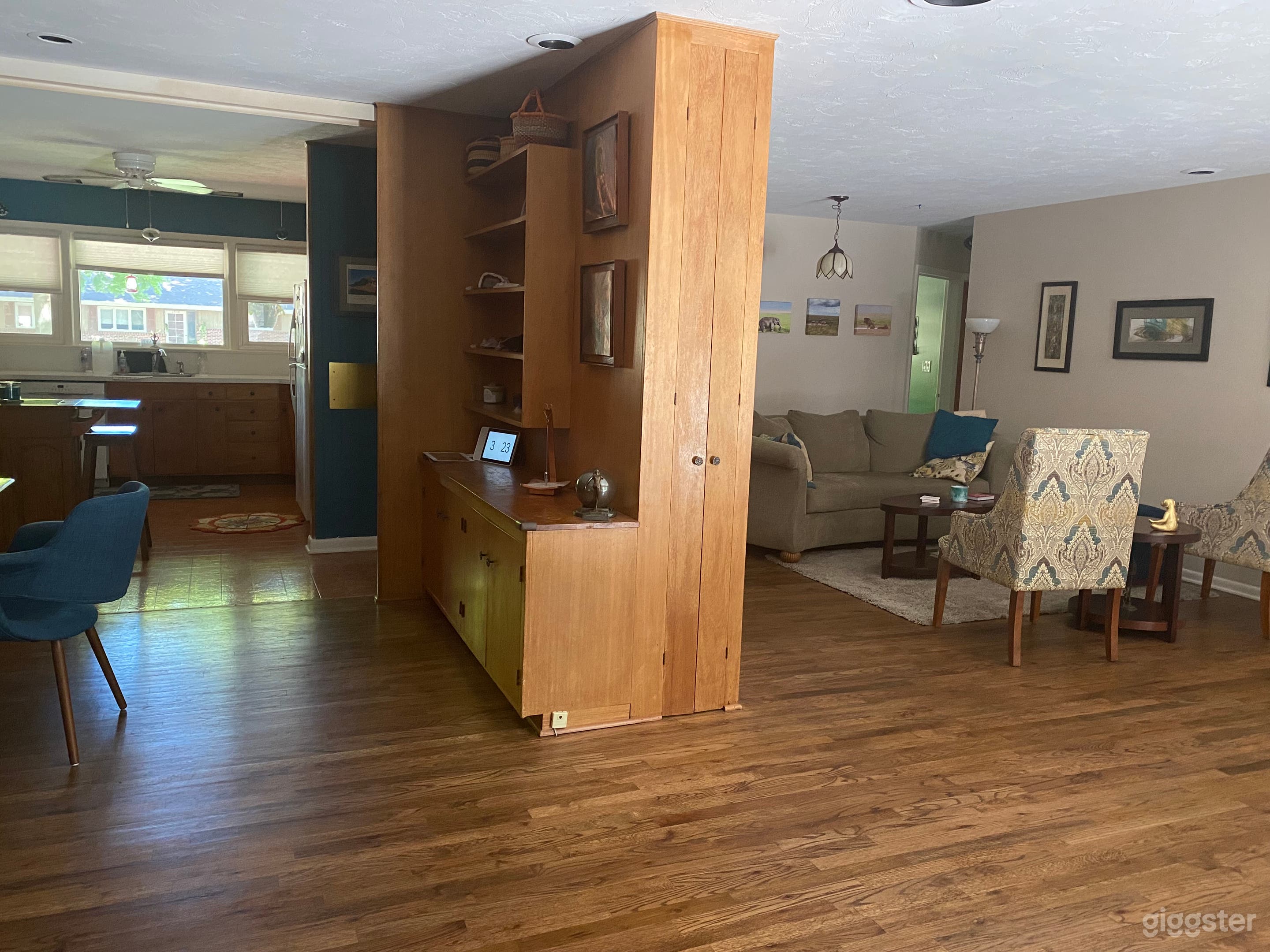 Living room, kitchen, bookshelf divider