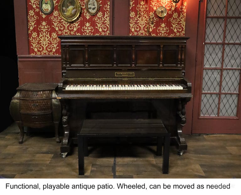  The Background Spot- Dozens of scenes in 1 Studio 